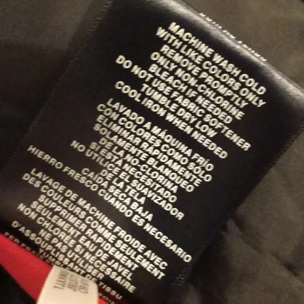 Tommy Hilfiger Puffer vest size XL - Picture 8 of 11